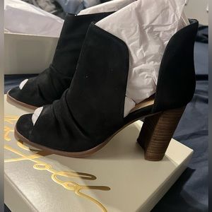 42Gold peep toe loyalty bootie size US women’s 8.5 never worn. Brand new in box